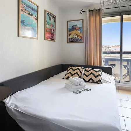 Cora - Welkeys Apartmán Bandol
